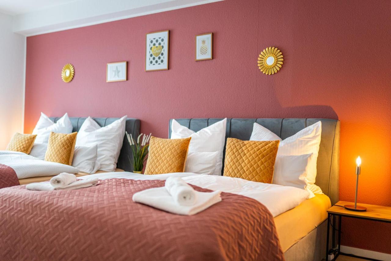 Golden Design Apartment Familie Business 6 Pers Buero Fitnessecke Naehe Messe Dus 1000 Mbit Дуйсбург Экстерьер фото