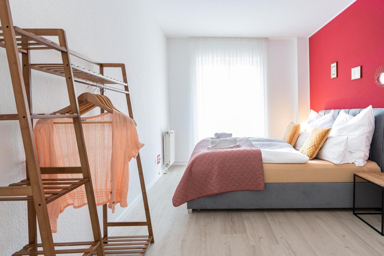 Golden Design Apartment Familie Business 6 Pers Buero Fitnessecke Naehe Messe Dus 1000 Mbit Дуйсбург Экстерьер фото